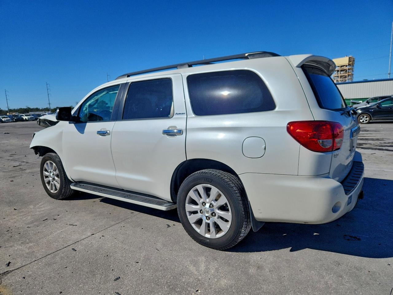 2016 TOYOTA SEQUOIA PLATINUM photo 2