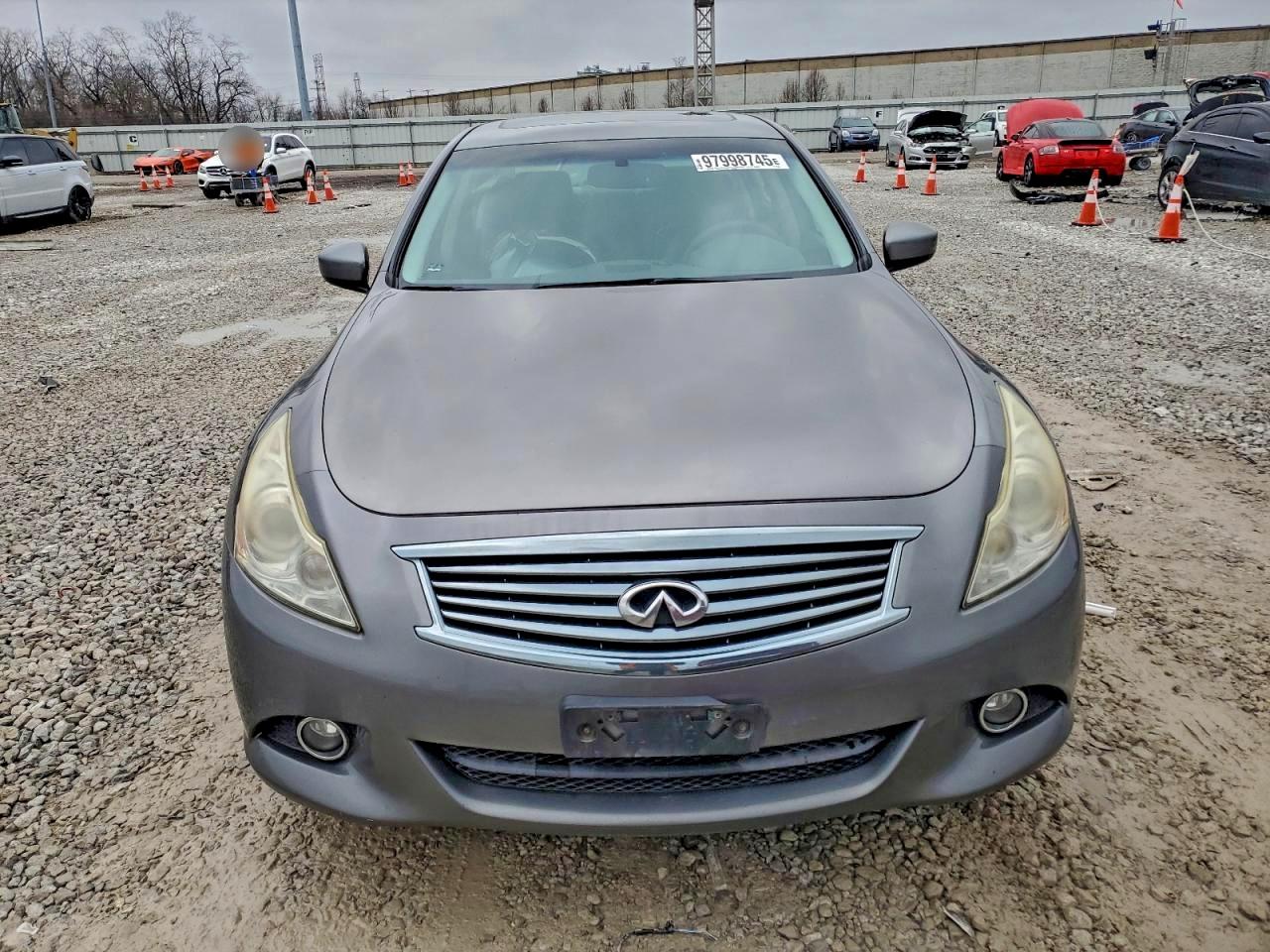 2013 INFINITI G37 photo 5