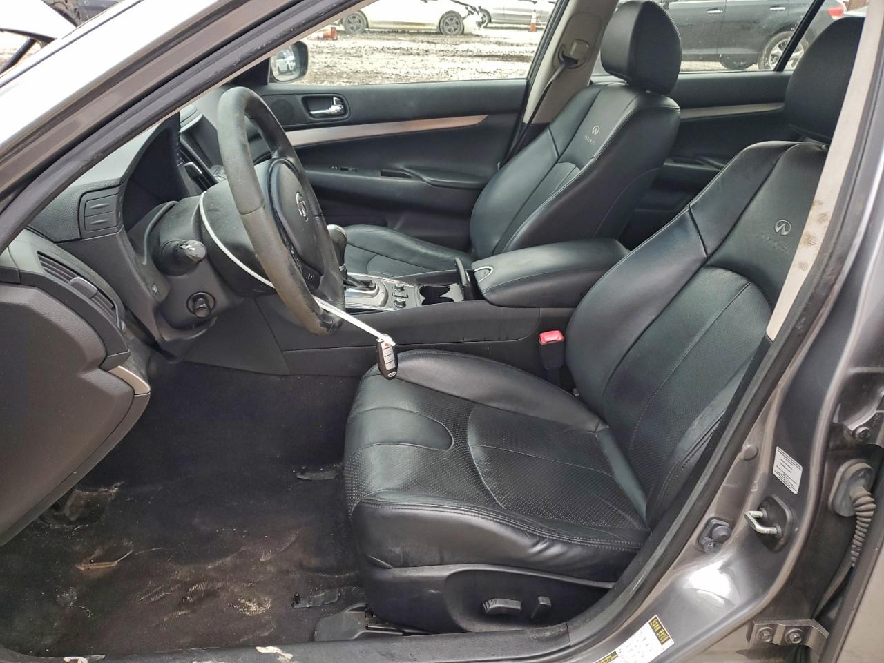 2013 INFINITI G37 photo 7