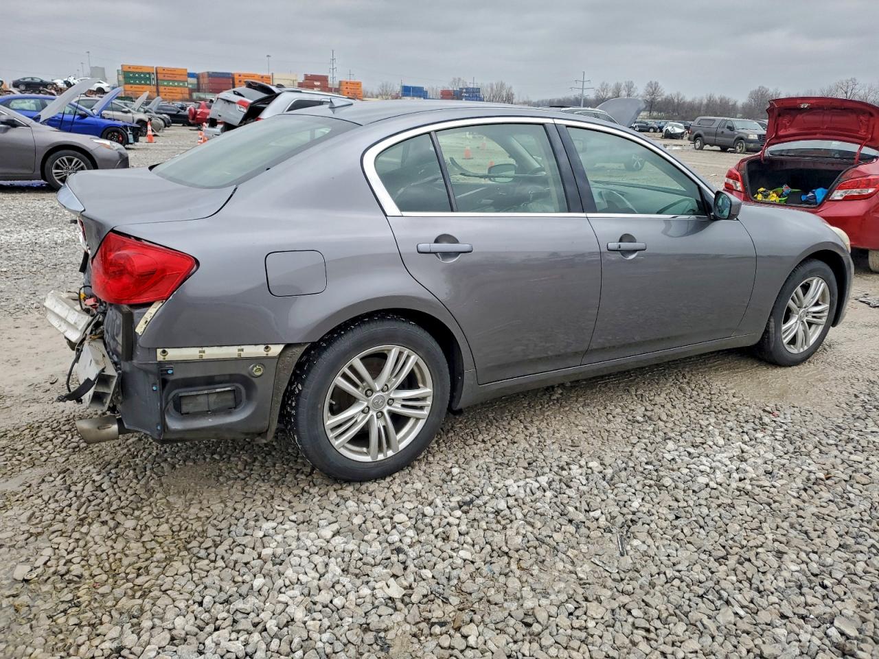 2013 INFINITI G37 photo 3