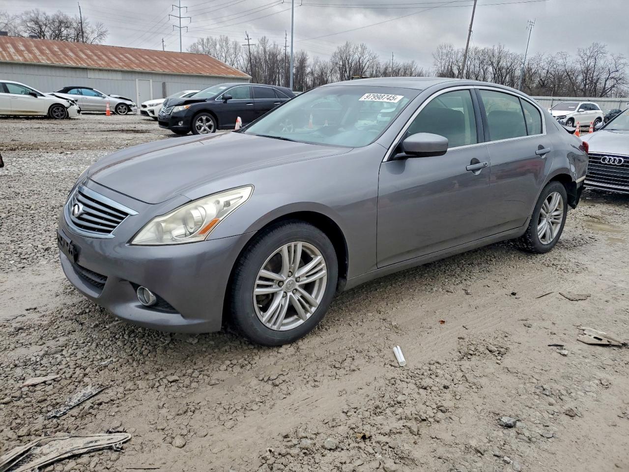 2013 INFINITI G37