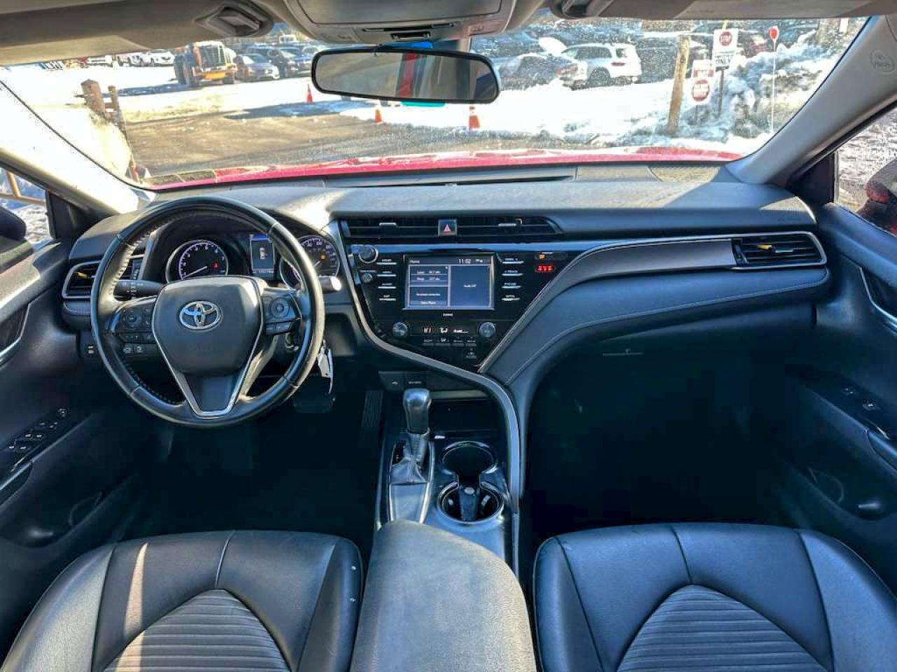 2020 TOYOTA CAMRY SE photo 9