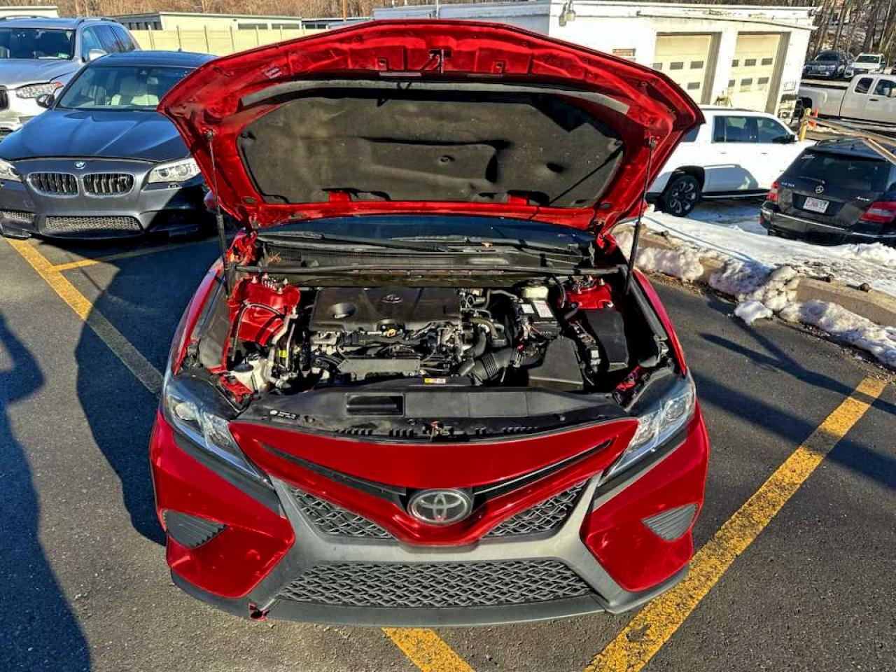 2020 TOYOTA CAMRY SE photo 8