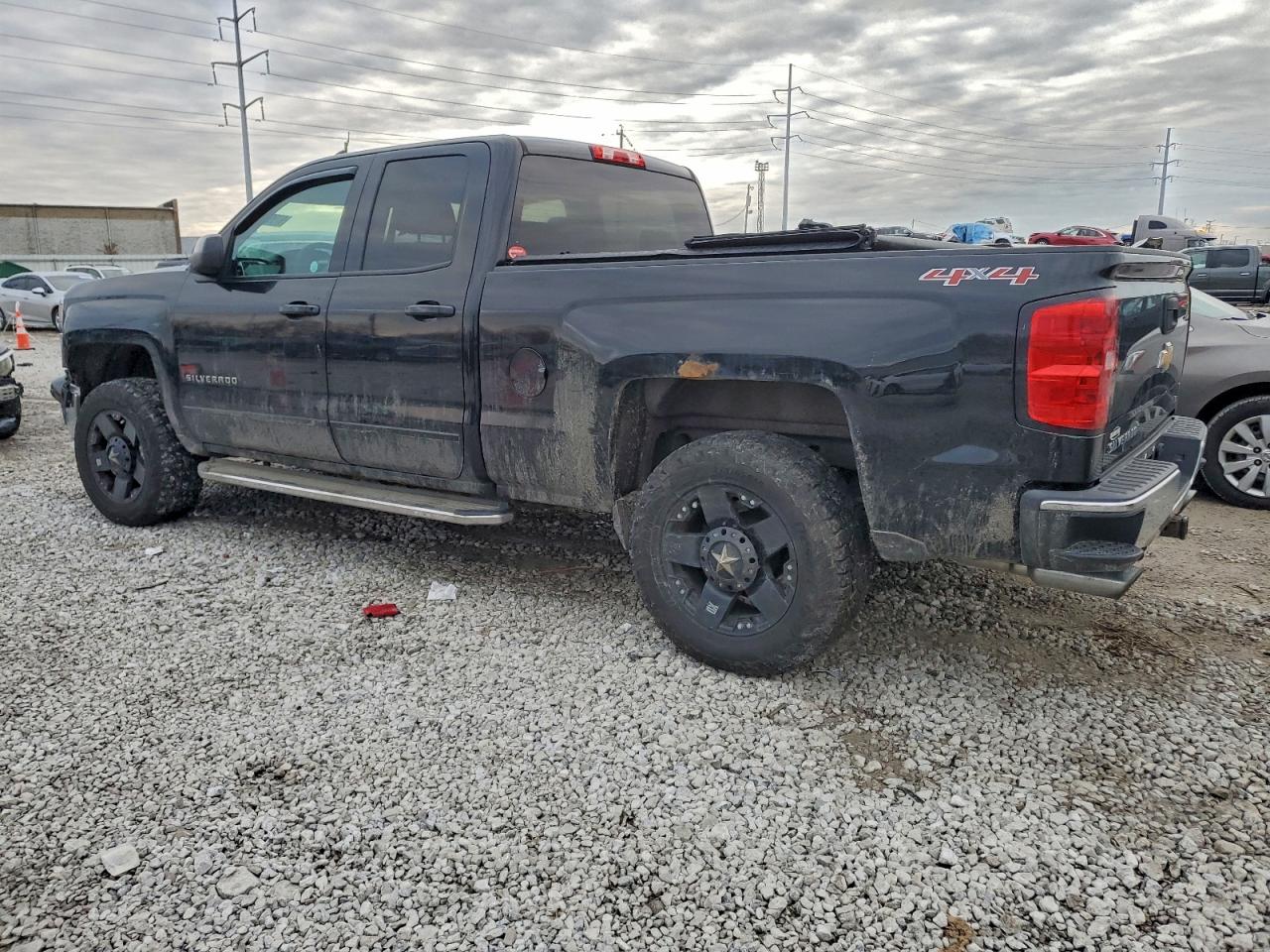 2015 CHEVROLET SILVERADO K1500 LT photo 2