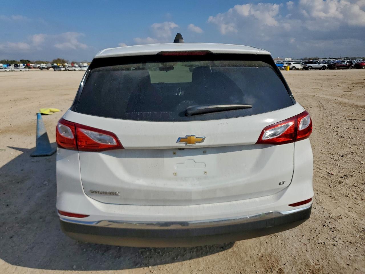 2020 CHEVROLET EQUINOX LT photo 6