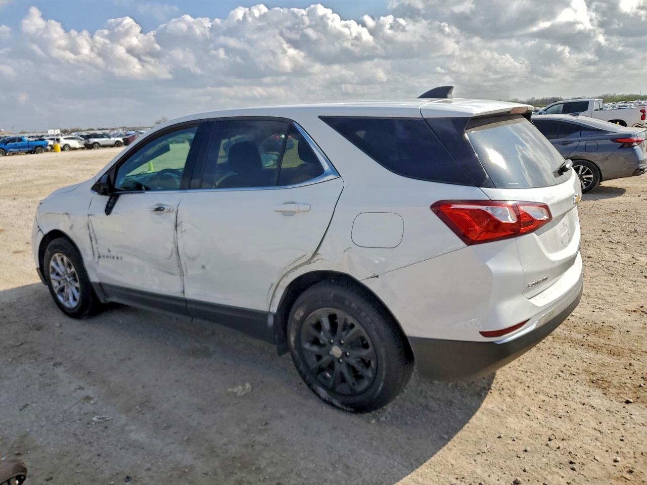 2020 CHEVROLET EQUINOX LT photo 2