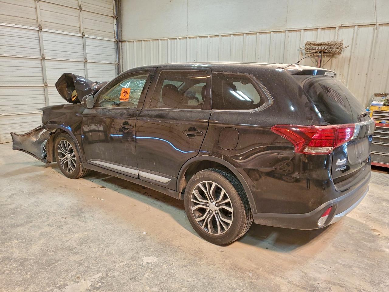 2016 MITSUBISHI OUTLANDER SE photo 2