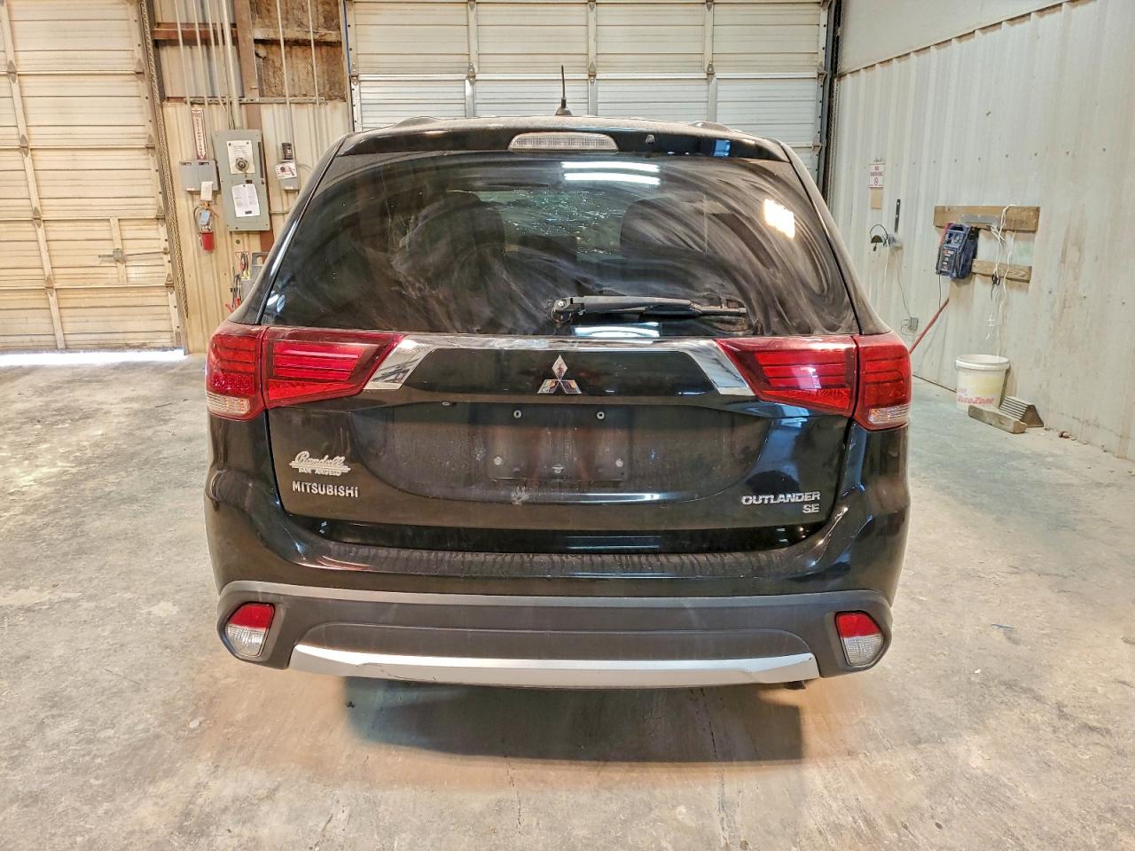 2016 MITSUBISHI OUTLANDER SE photo 6