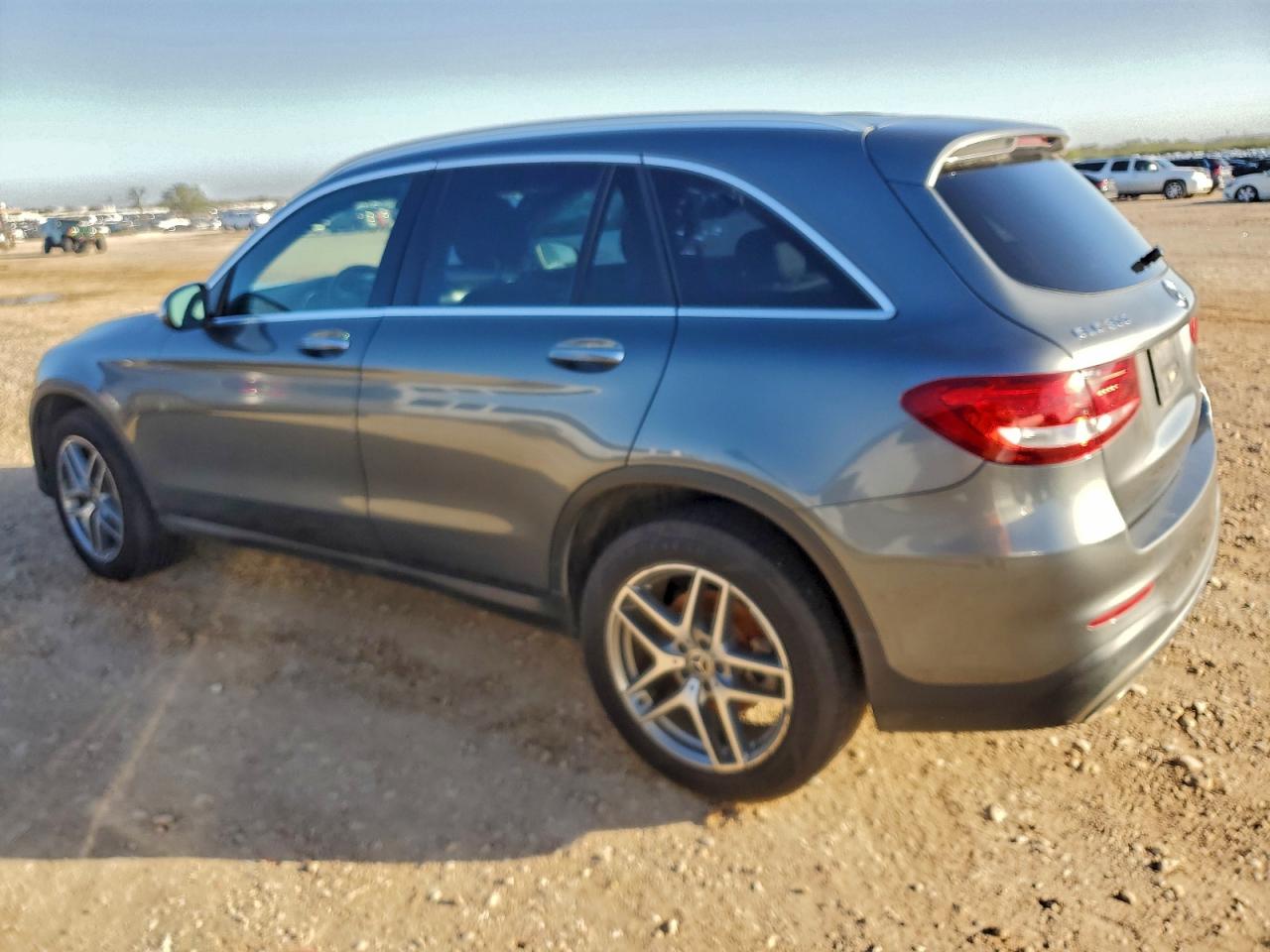 2017 MERCEDES-BENZ GLC 300 photo 3