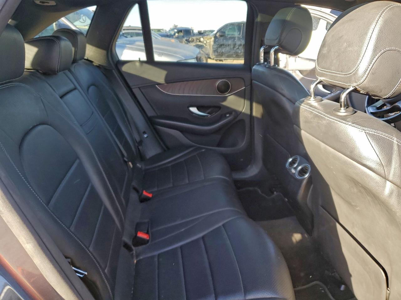 2017 MERCEDES-BENZ GLC 300 photo 19