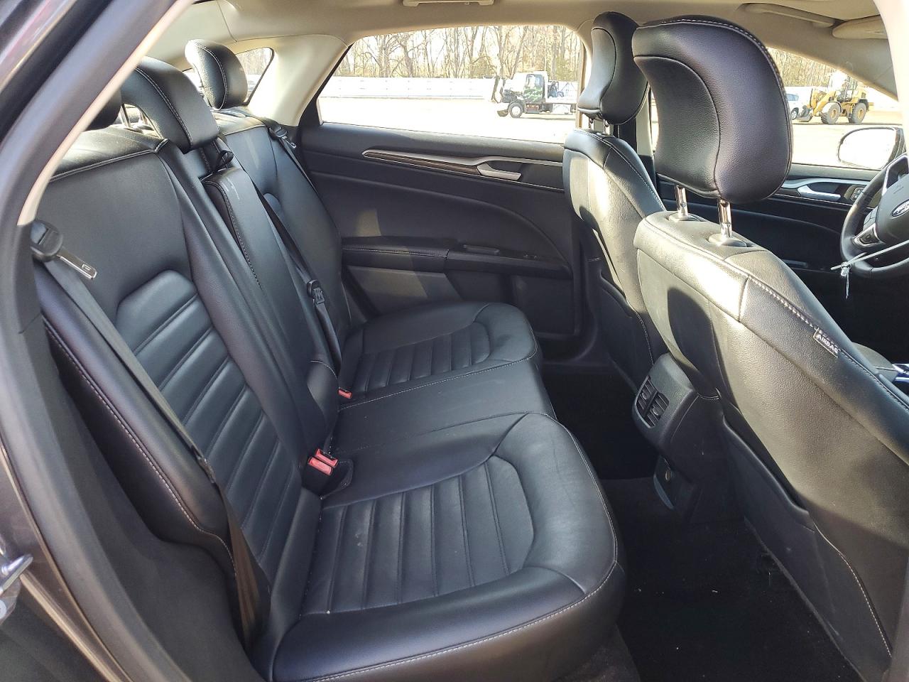 2017 FORD FUSION SE photo 10