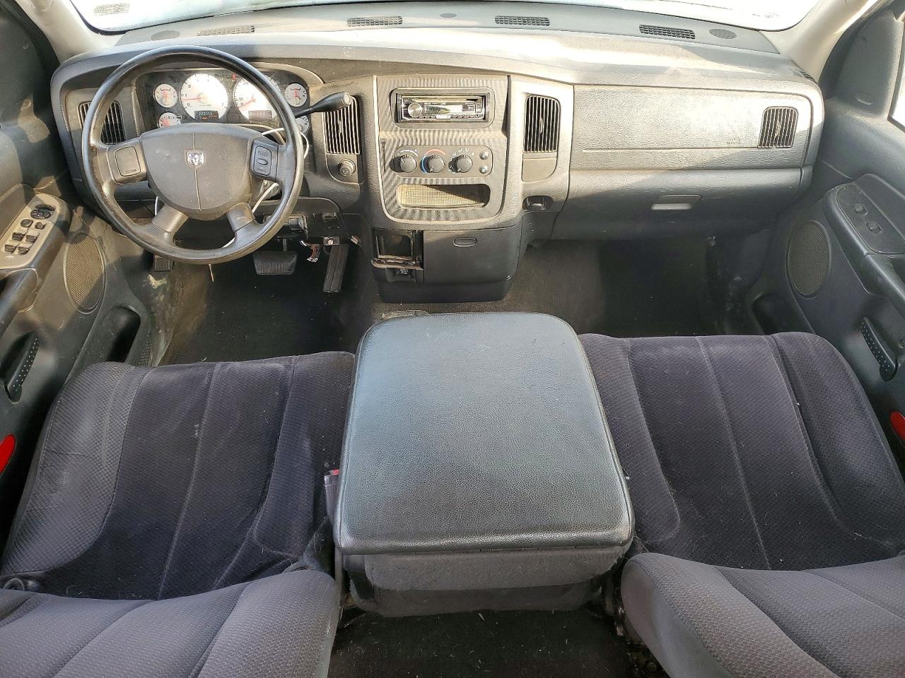 2004 DODGE RAM 1500 ST photo 22