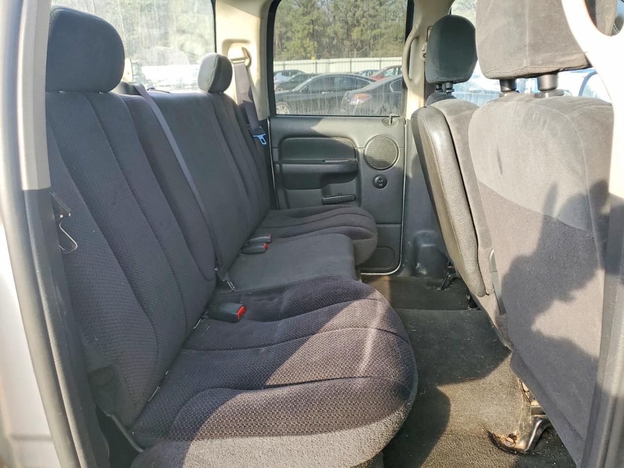2004 DODGE RAM 1500 ST photo 28