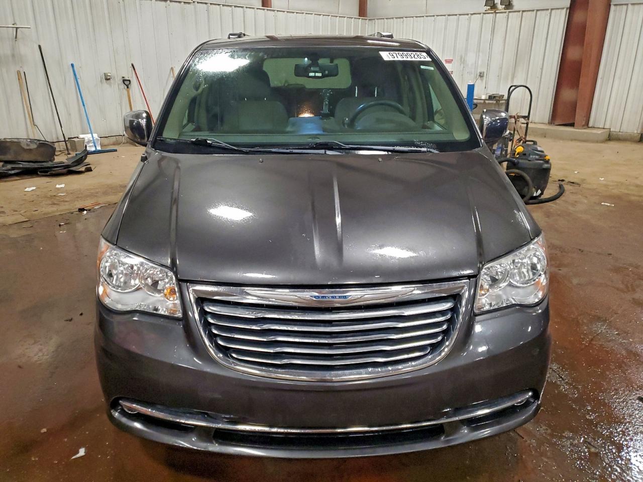 2015 CHRYSLER TOWN & COUNTRY TOURING L photo 5