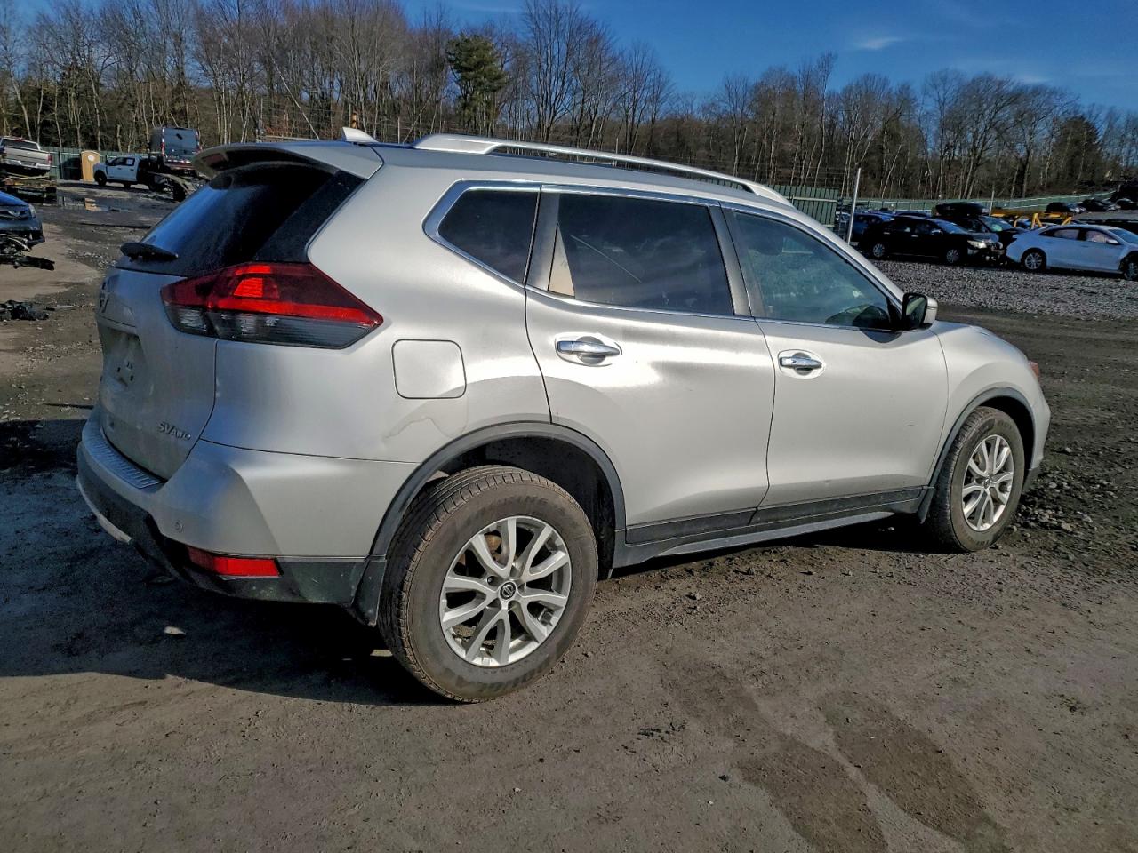 2019 NISSAN ROGUE SV photo 3