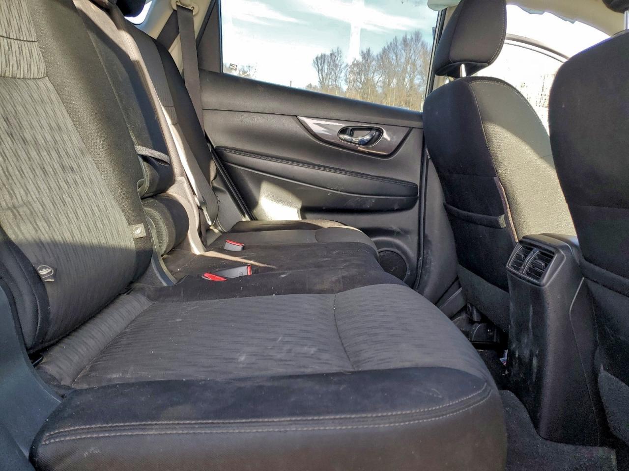 2019 NISSAN ROGUE SV photo 10