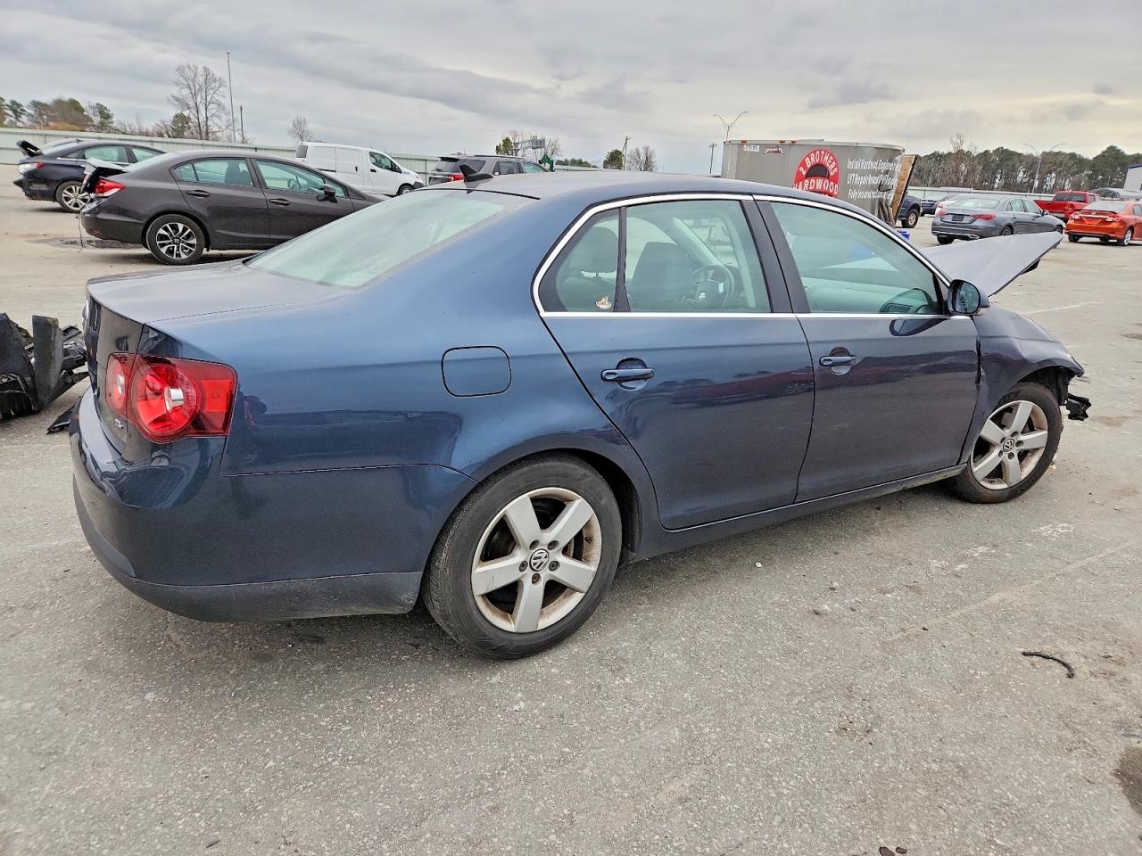 2009 VOLKSWAGEN JETTA SE photo 3