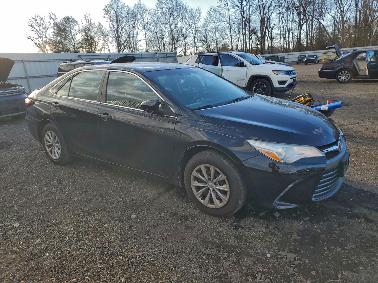 2016 TOYOTA CAMRY LE photo 4
