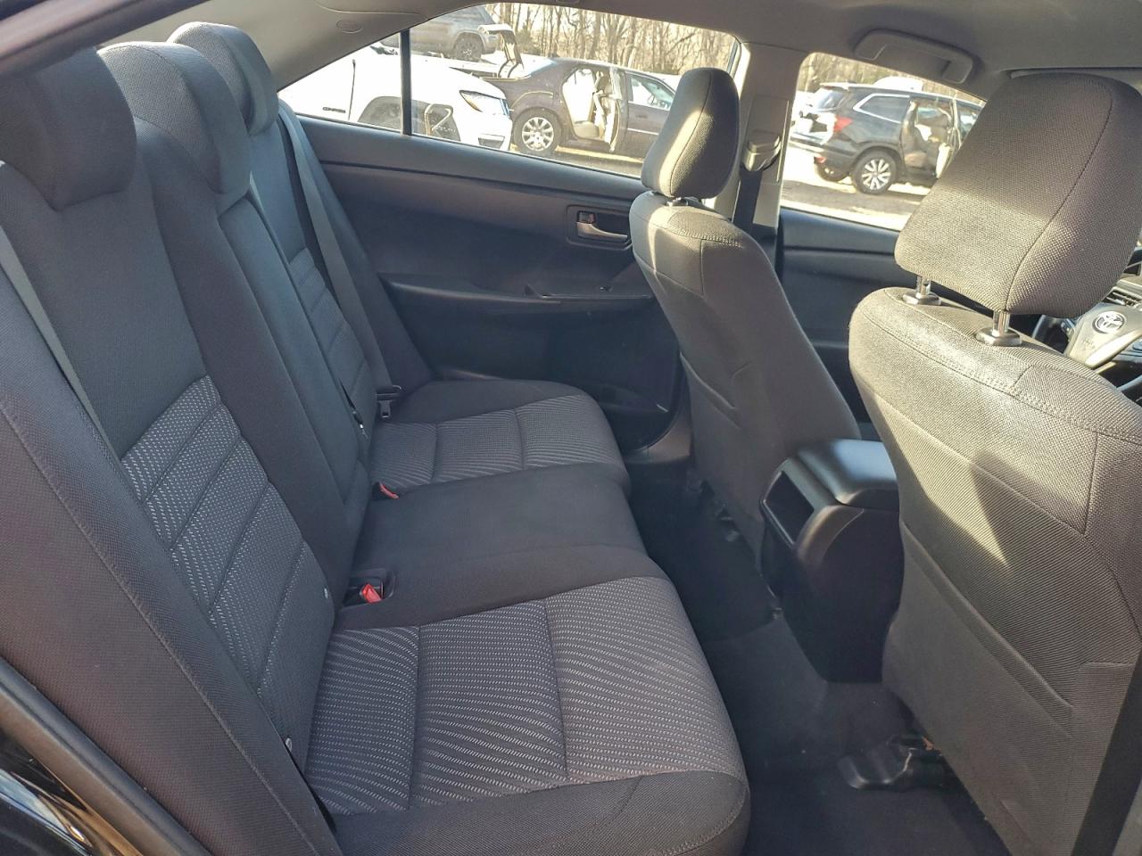 2016 TOYOTA CAMRY LE photo 10