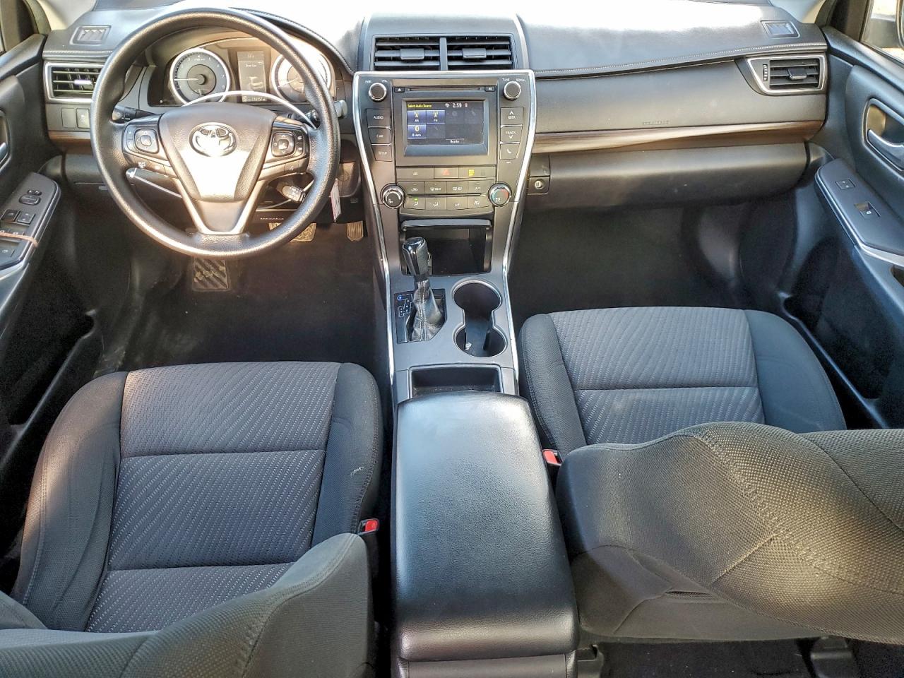 2016 TOYOTA CAMRY LE photo 8