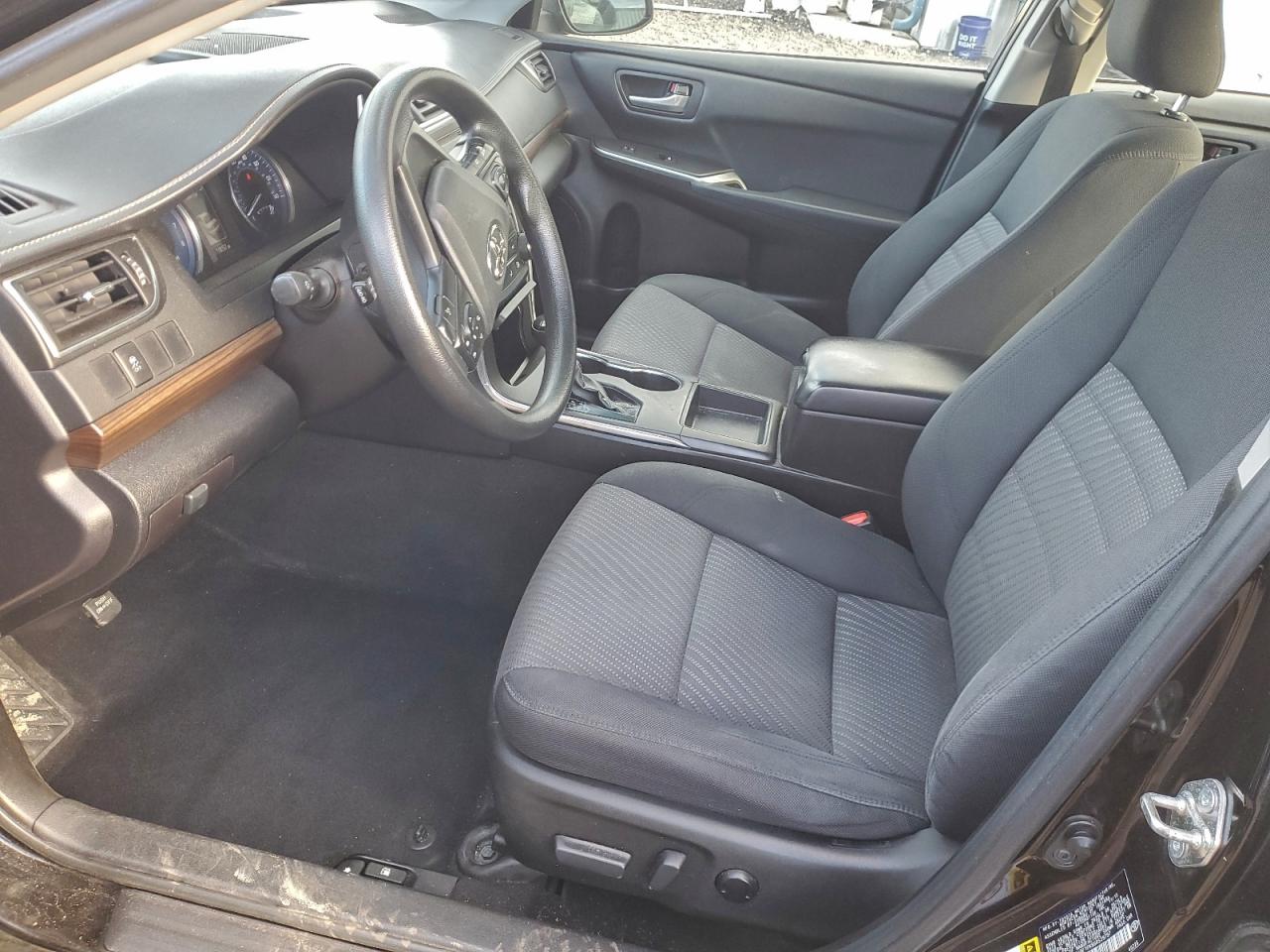 2016 TOYOTA CAMRY LE photo 7