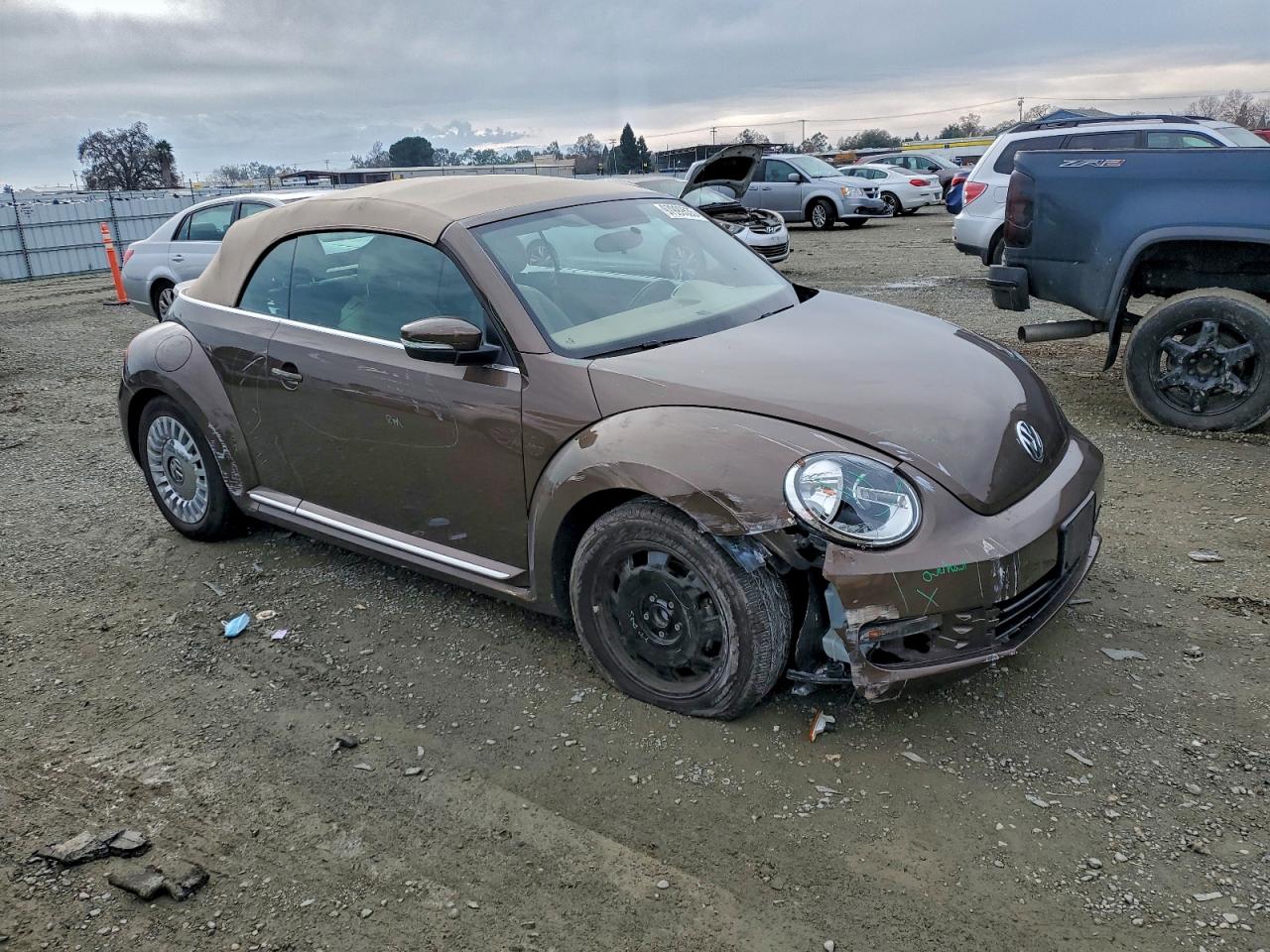 2015 VOLKSWAGEN BEETLE 1.8T photo 4