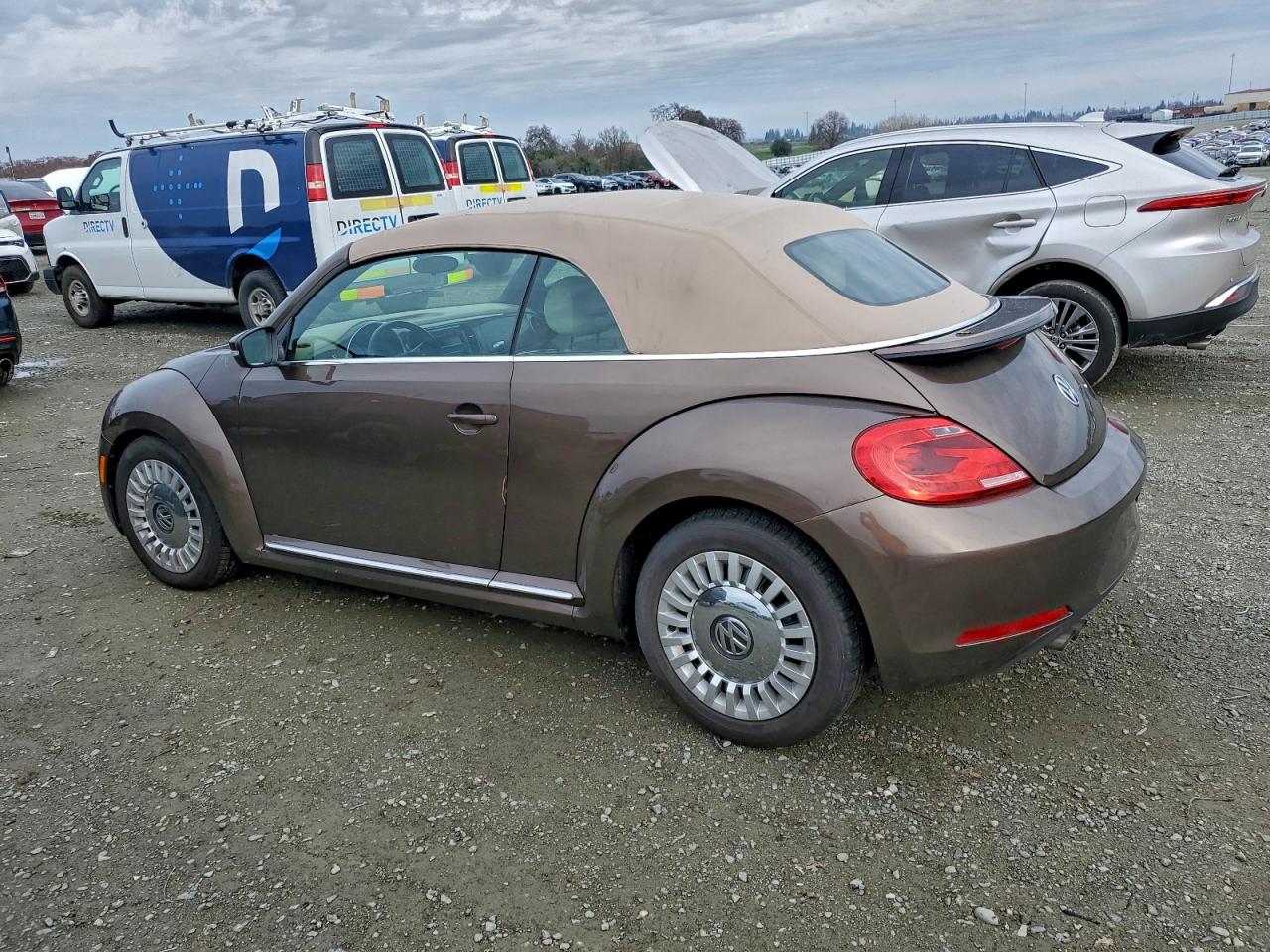 2015 VOLKSWAGEN BEETLE 1.8T photo 2