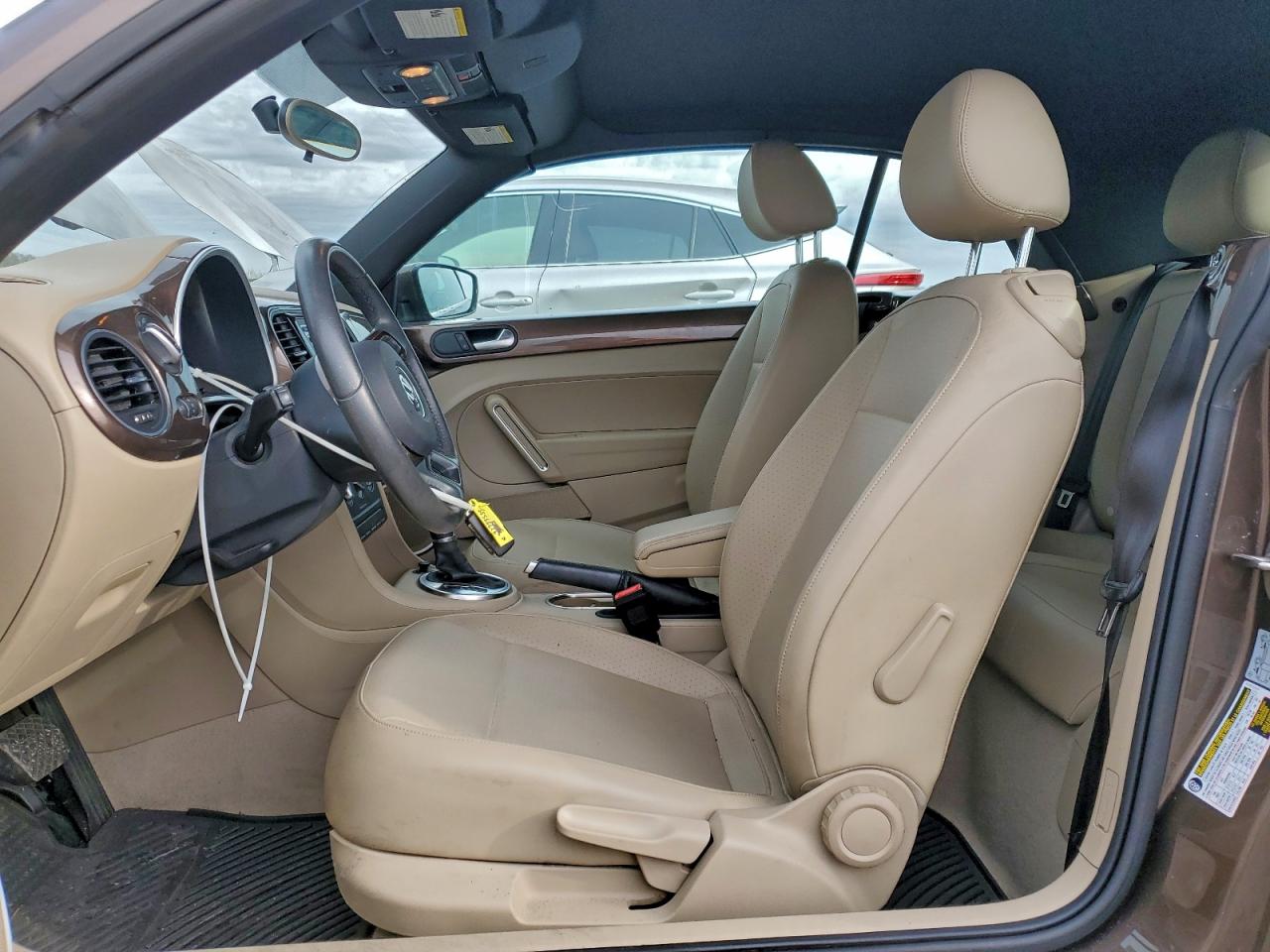 2015 VOLKSWAGEN BEETLE 1.8T photo 7