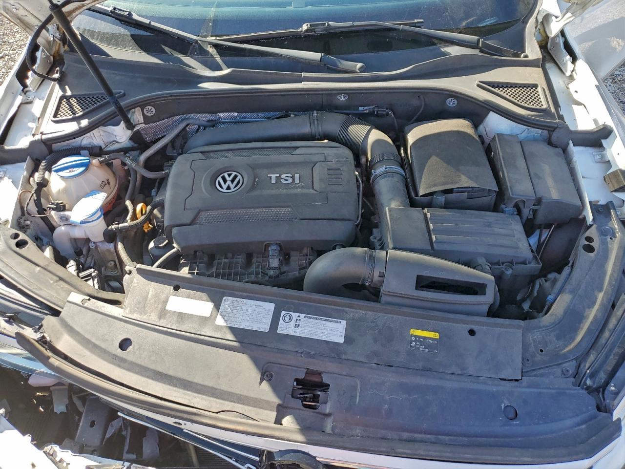 2017 VOLKSWAGEN PASSAT SE photo 11