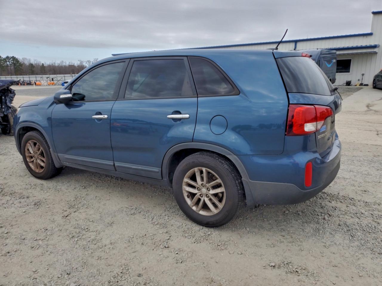2014 KIA SORENTO LX photo 2