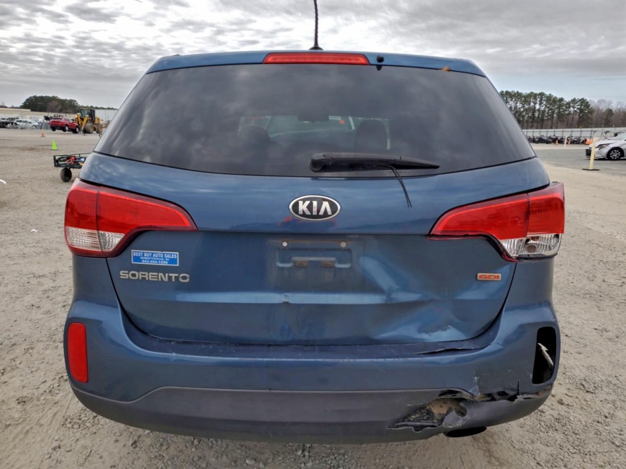 2014 KIA SORENTO LX photo 6