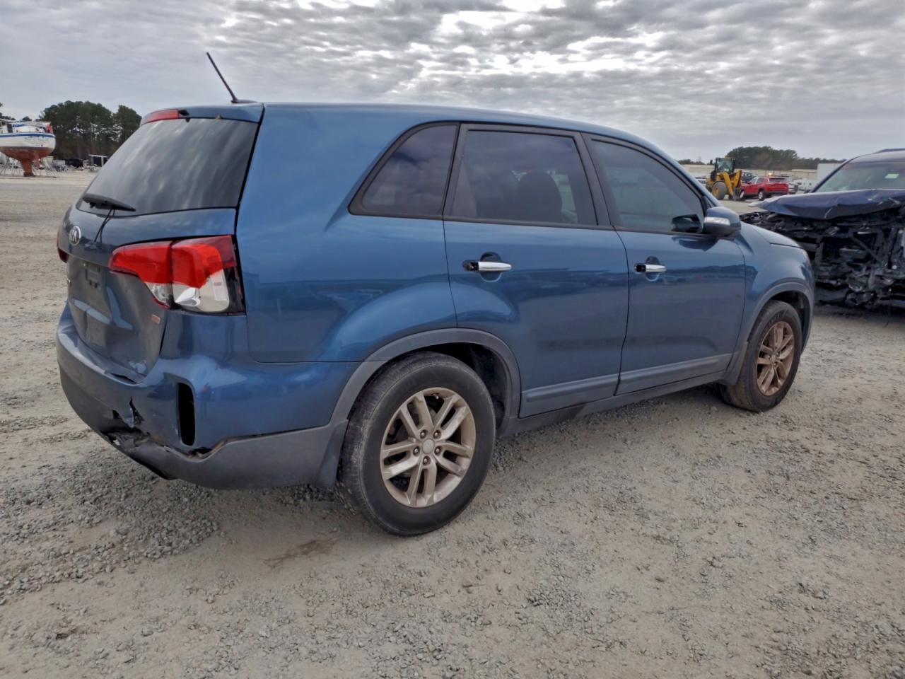 2014 KIA SORENTO LX photo 3