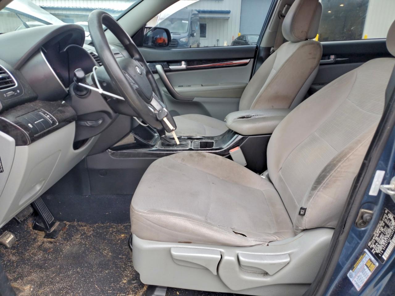 2014 KIA SORENTO LX photo 7