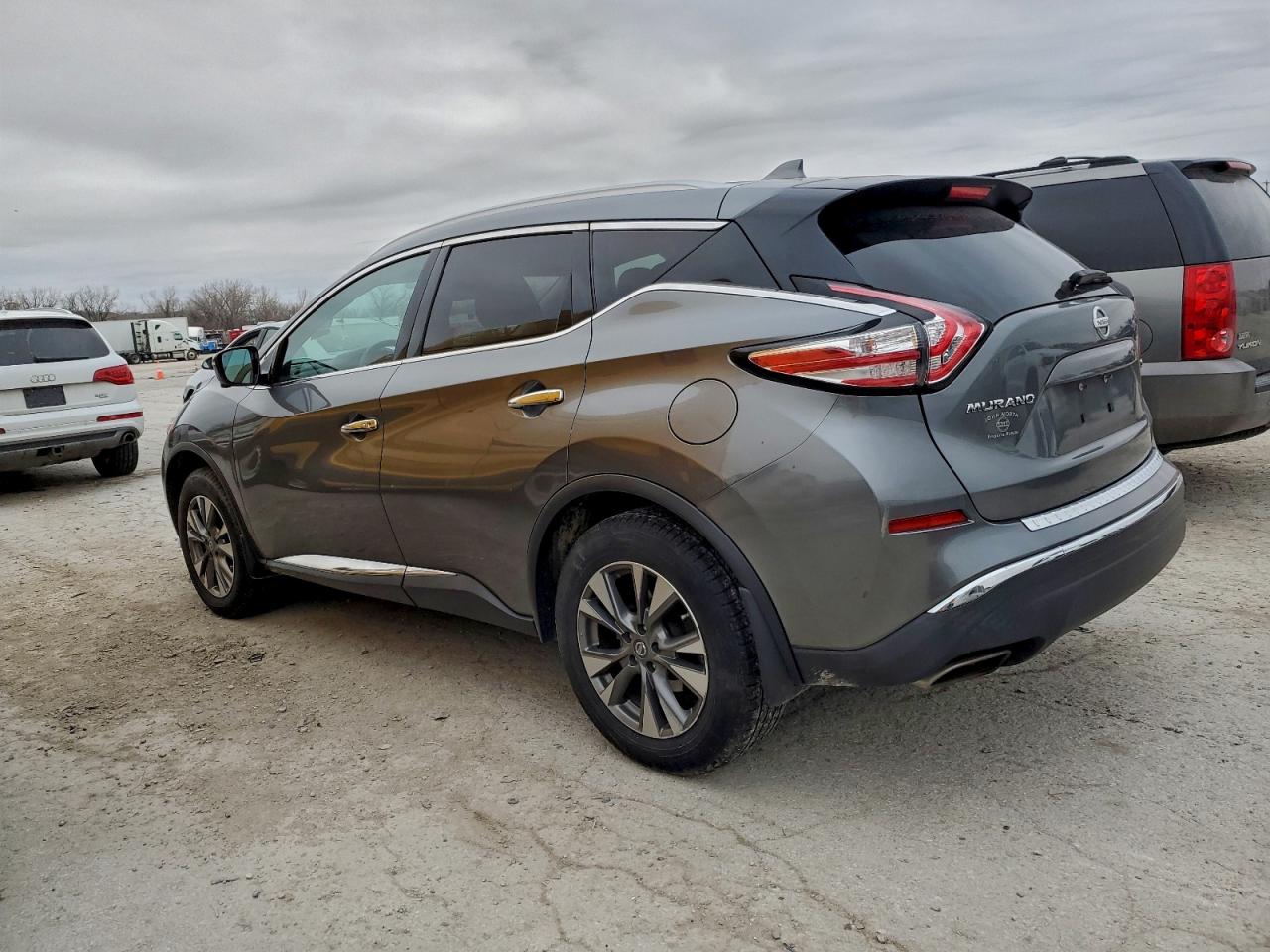 2017 NISSAN MURANO S photo 2
