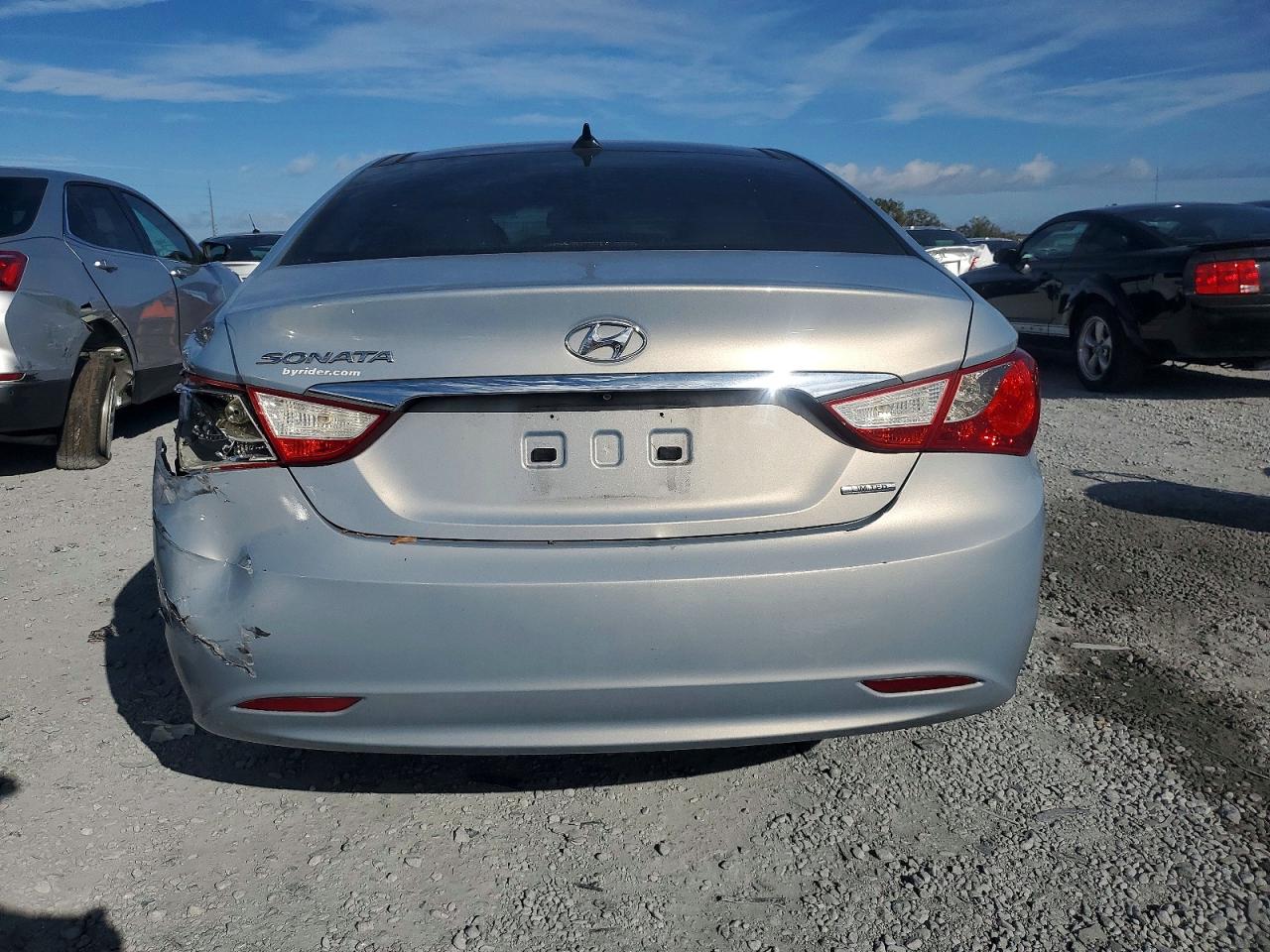 2013 HYUNDAI SONATA photo 6