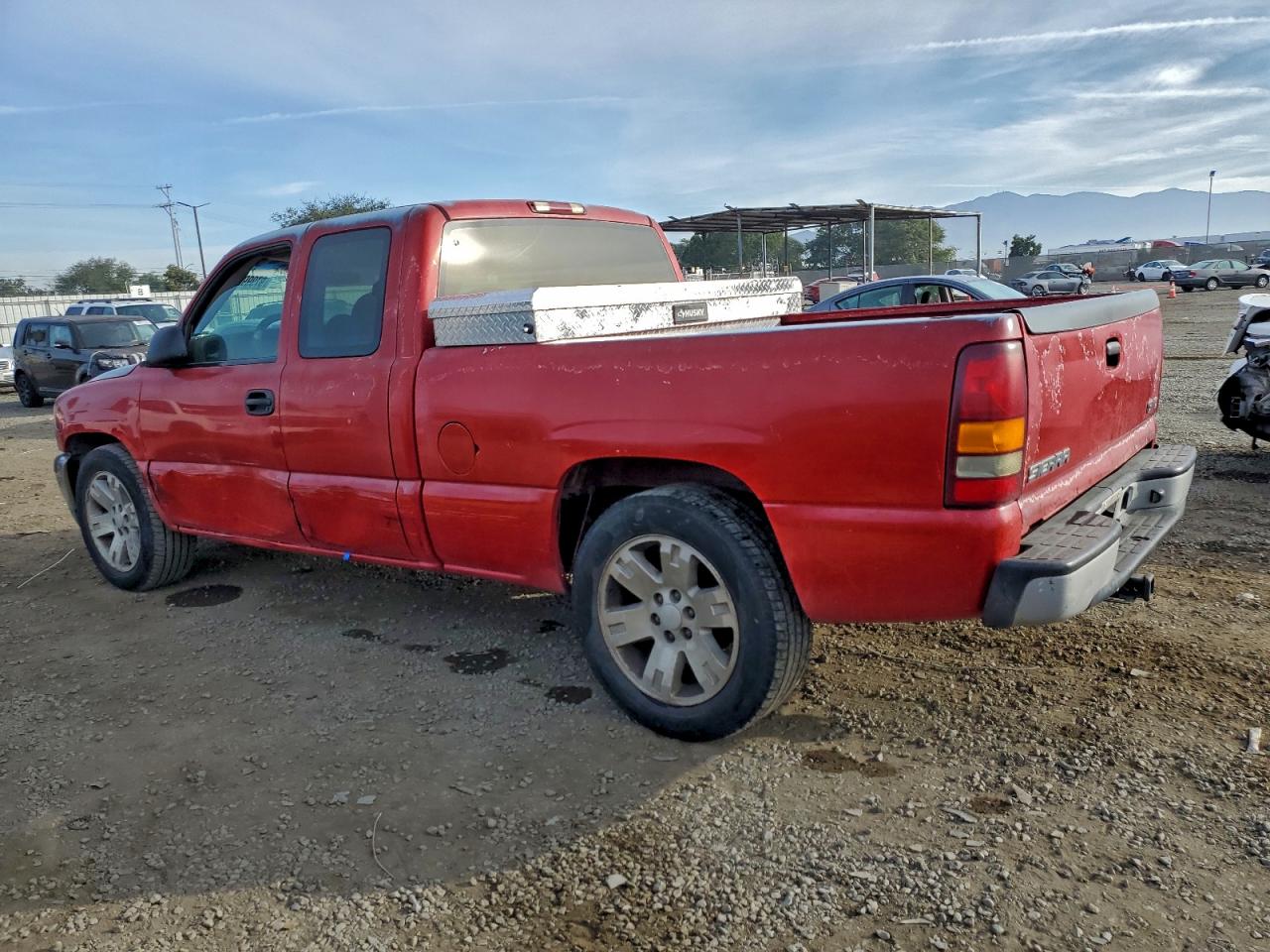 2002 GMC NEW SIERRA C1500 photo 2