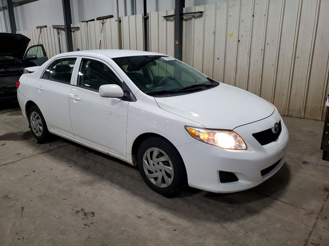 2010 TOYOTA COROLLA BASE photo 4