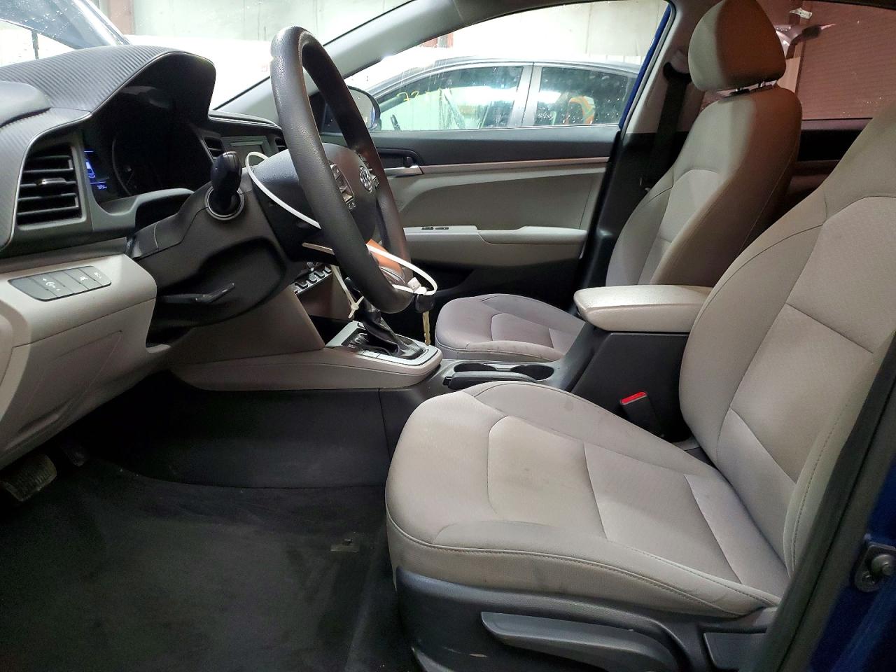 2020 HYUNDAI ELANTRA SE photo 7