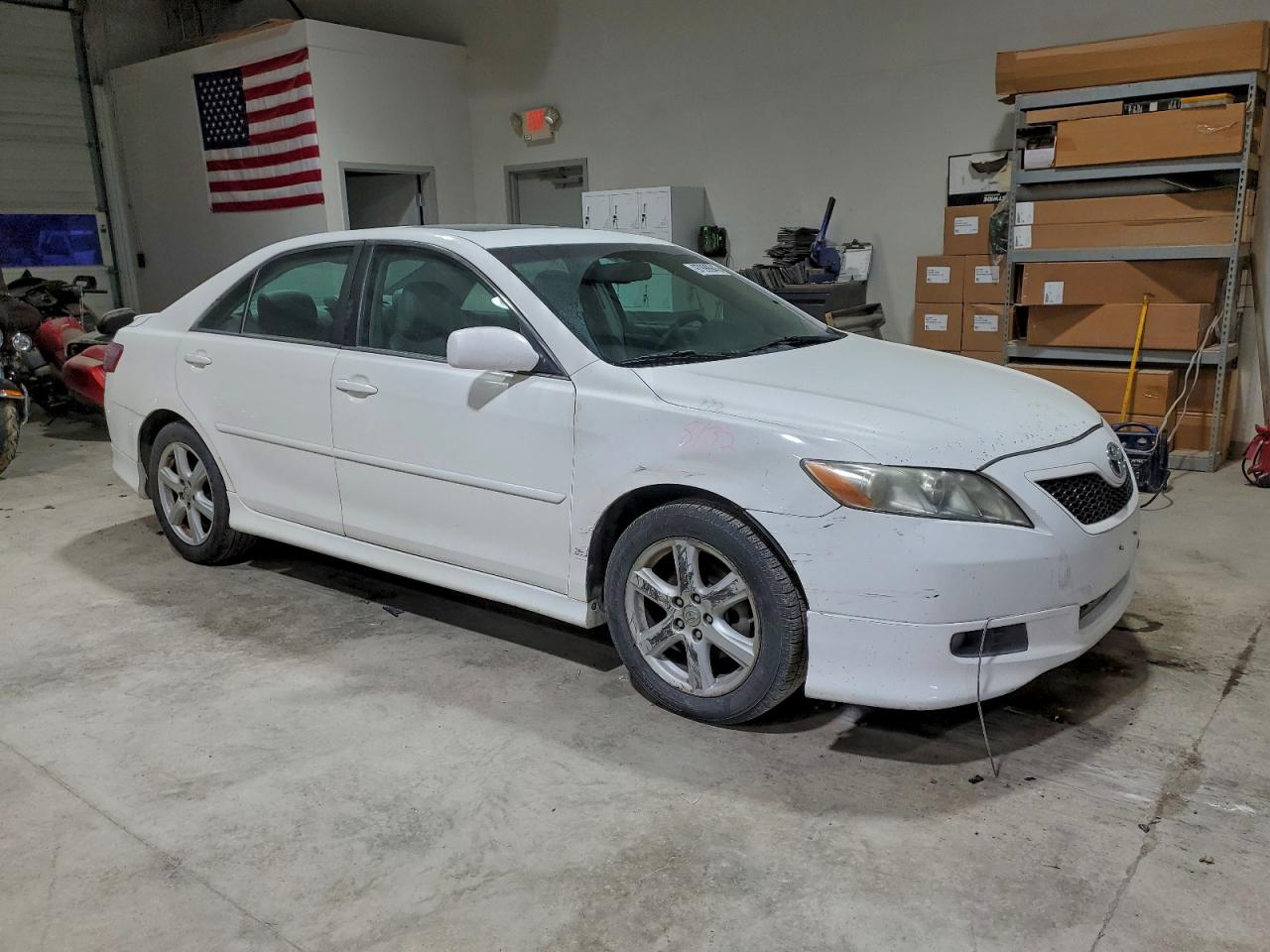 2009 TOYOTA CAMRY SE photo 4