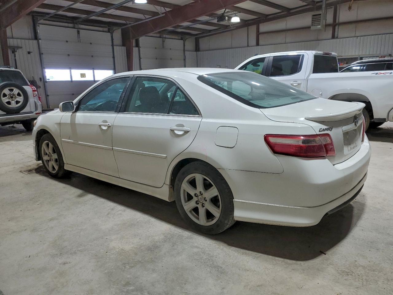 2009 TOYOTA CAMRY SE photo 2