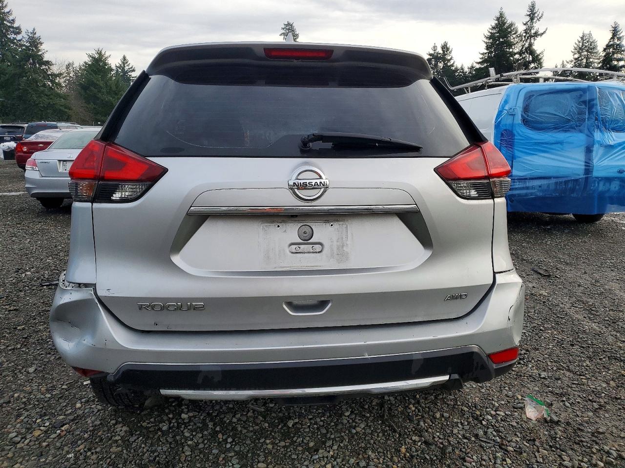 2018 NISSAN ROGUE S photo 6
