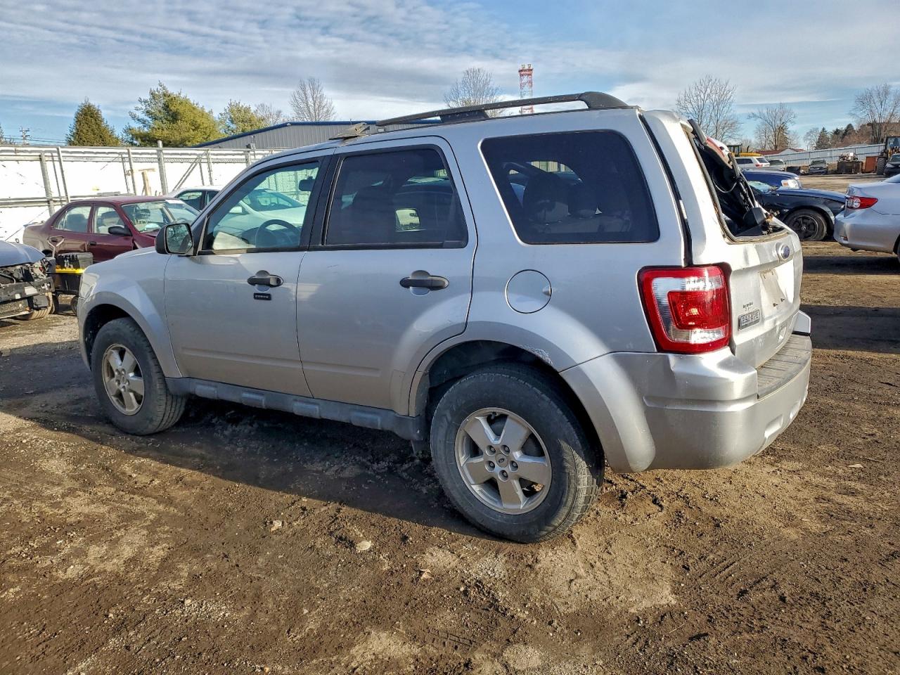 2012 FORD ESCAPE XLT photo 2