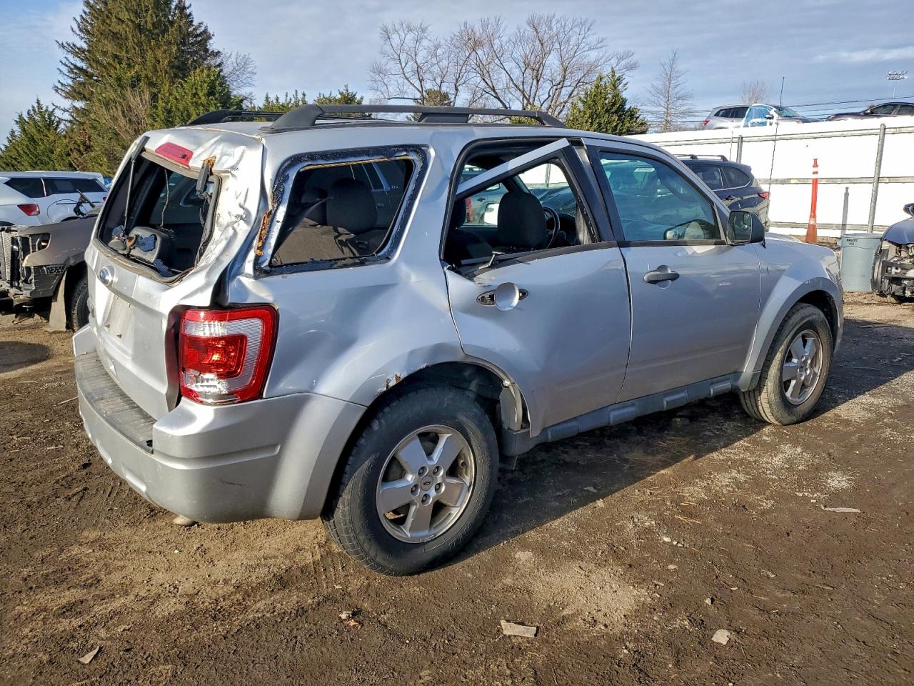 2012 FORD ESCAPE XLT photo 3