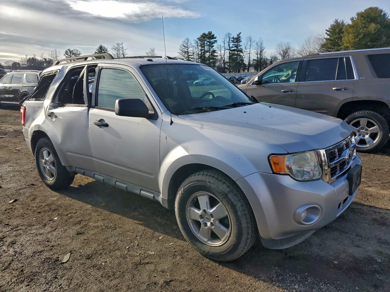 2012 FORD ESCAPE XLT photo 4