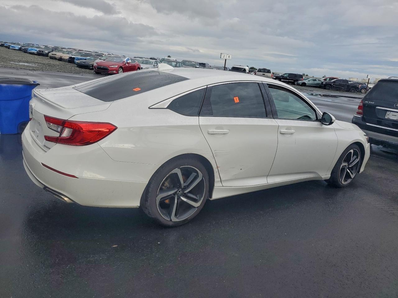 2018 HONDA ACCORD SPORT photo 5