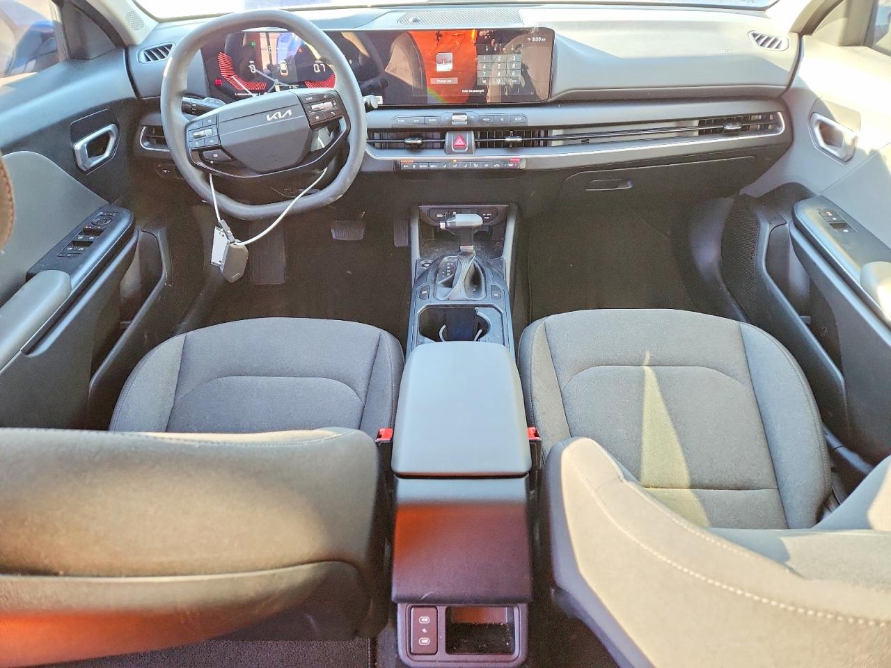 2025 KIA K4 LX photo 8