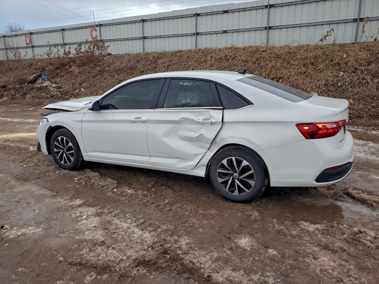 2024 VOLKSWAGEN JETTA S photo 2