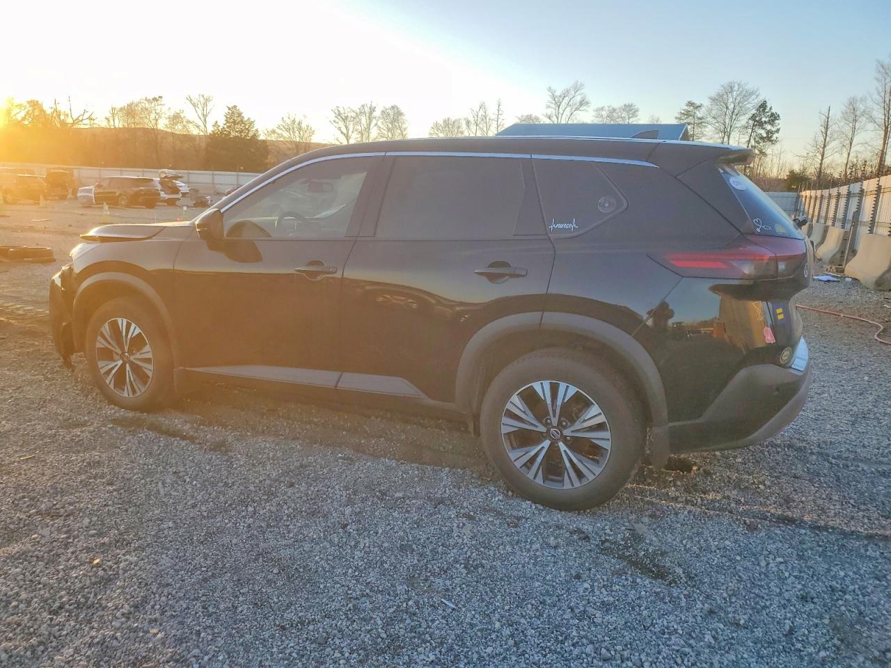 2021 NISSAN ROGUE SV photo 2