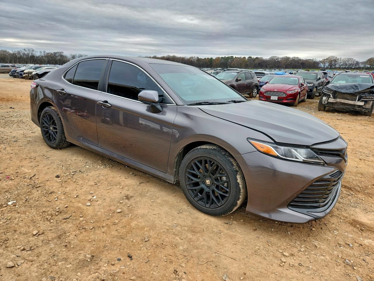 2018 TOYOTA CAMRY L photo 4