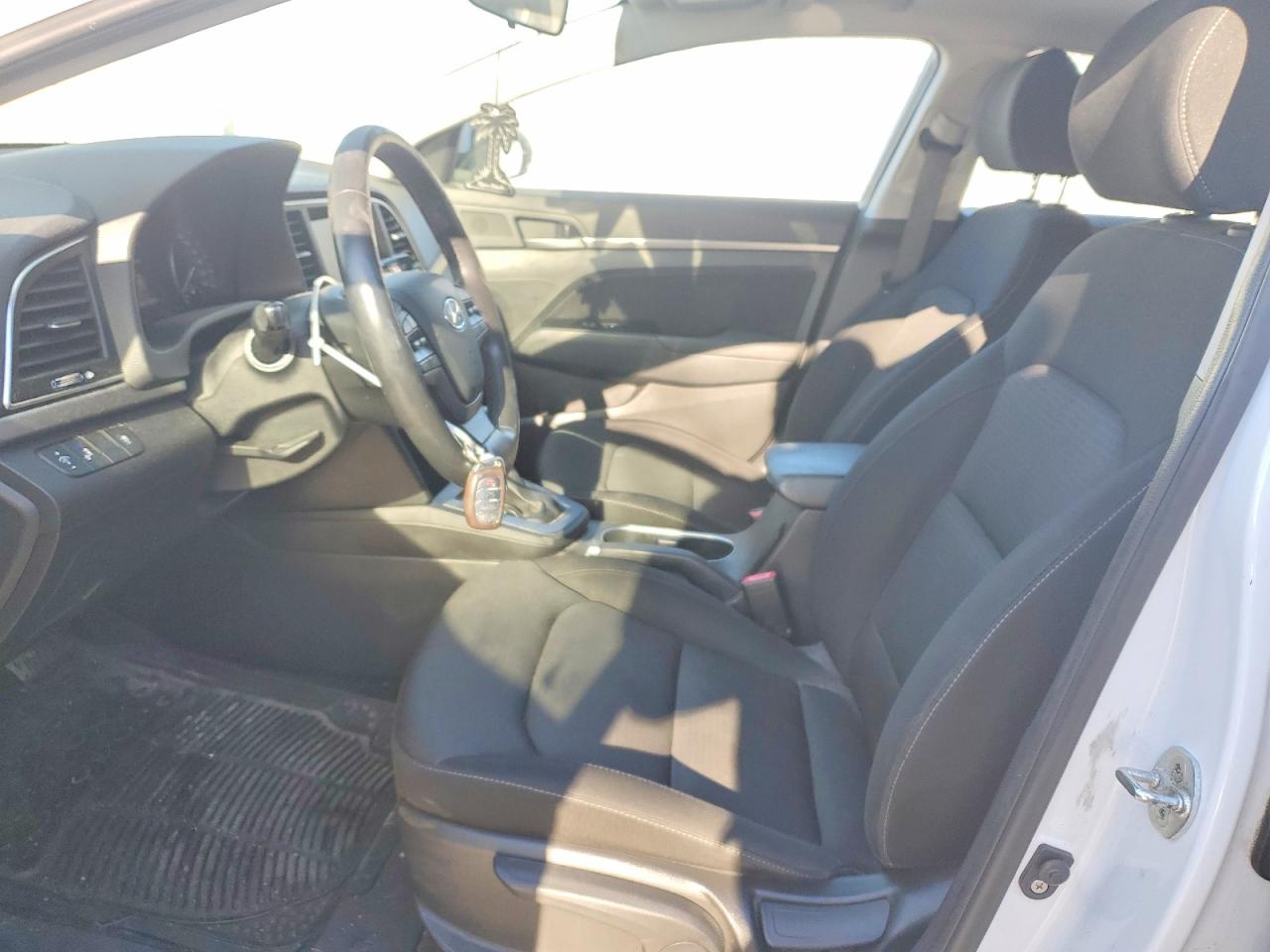 2018 HYUNDAI ELANTRA SEL photo 7
